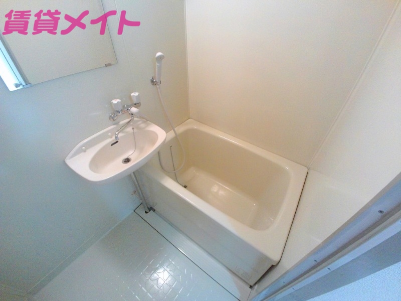 バス・シャワールーム　同物件別室反転タイプ画像