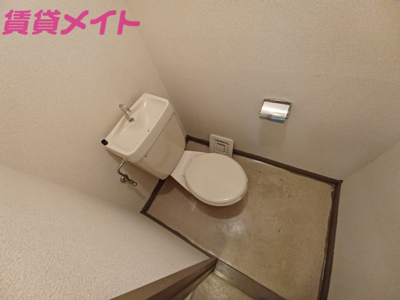 トイレ　同物件別室反転タイプ画像