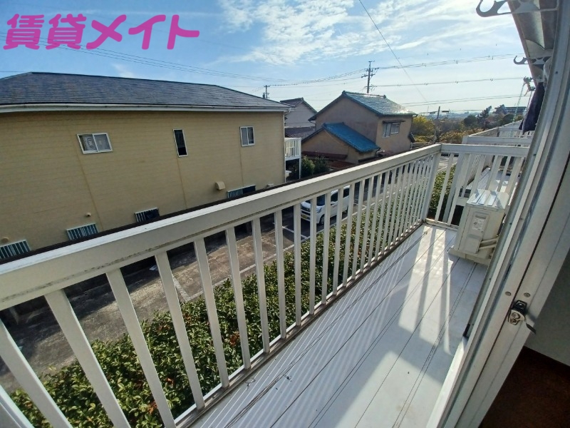 バルコニー　同物件別室反転タイプ画像