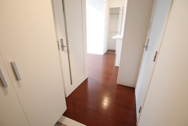 玄関　※別室の参考写真の為、現況優先です。