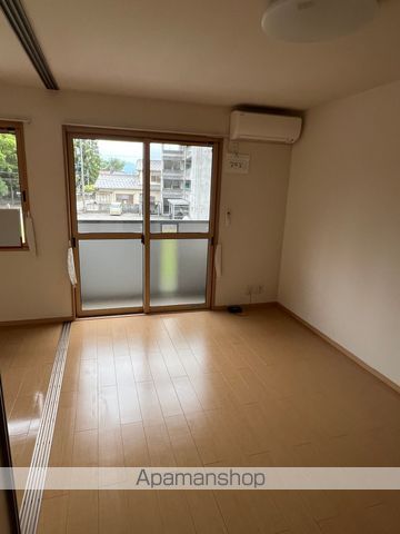 富山地鉄不二越上滝 南富山駅 徒歩4分 2階建 築21年の居間写真