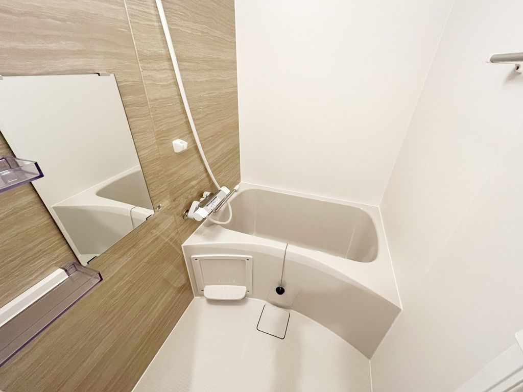 バス・シャワールーム　同物件別部屋写真