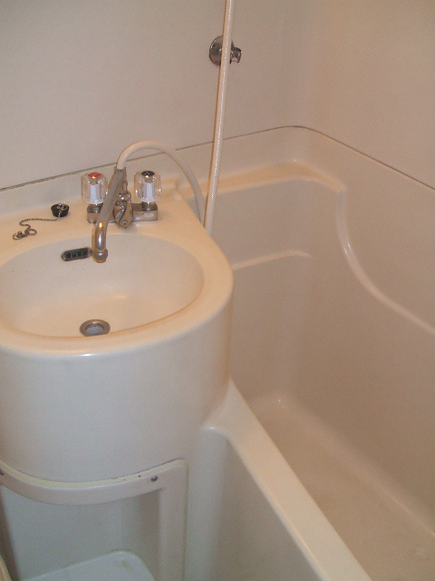 バス・シャワールーム　お風呂で日々の疲れを落としましょう