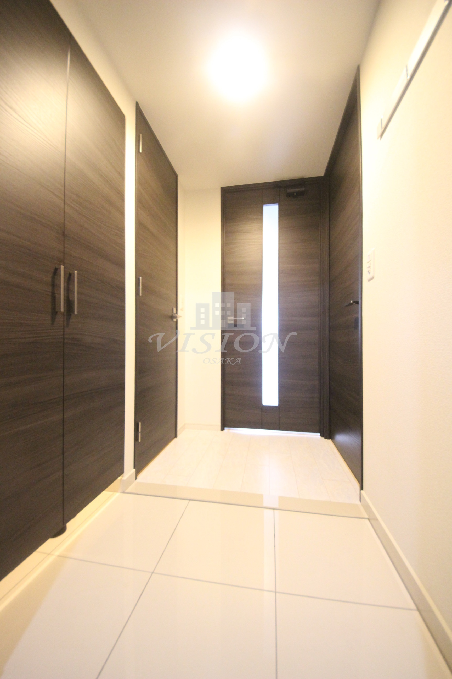 玄関　写真は別タイプとなります。