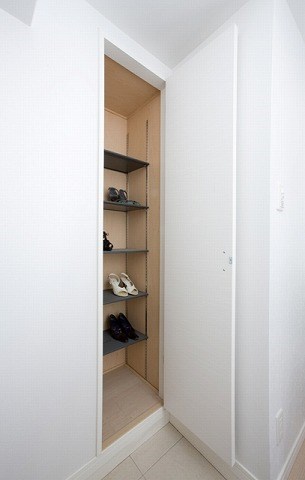 玄関　※参考写真