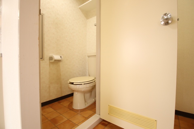 トイレ　※別室の参考写真の為、現況優先です。