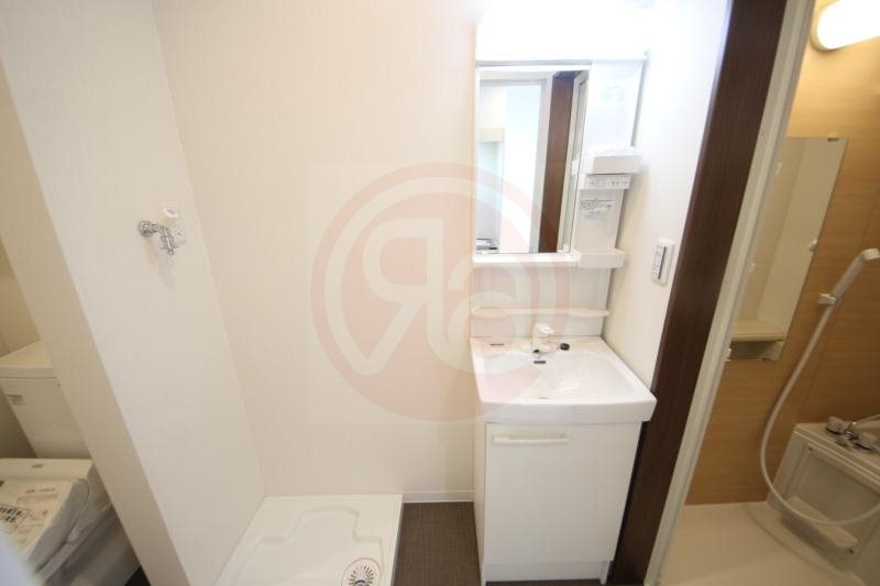 洗面設備　独立洗面台で身支度をすべて済ませてしまいましょう