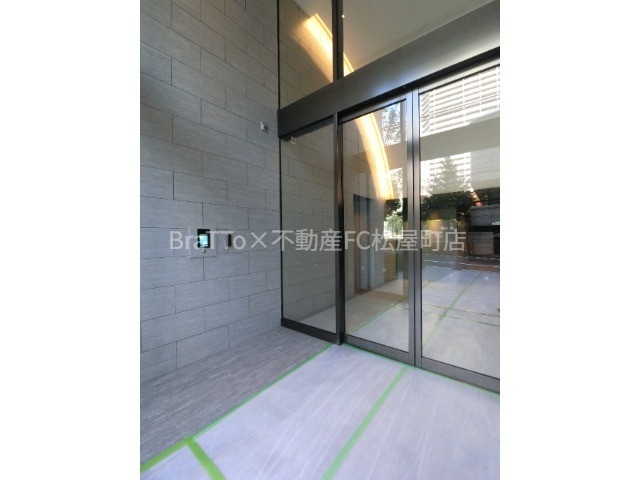 エントランス　マンション共用部分（オートロック付き）