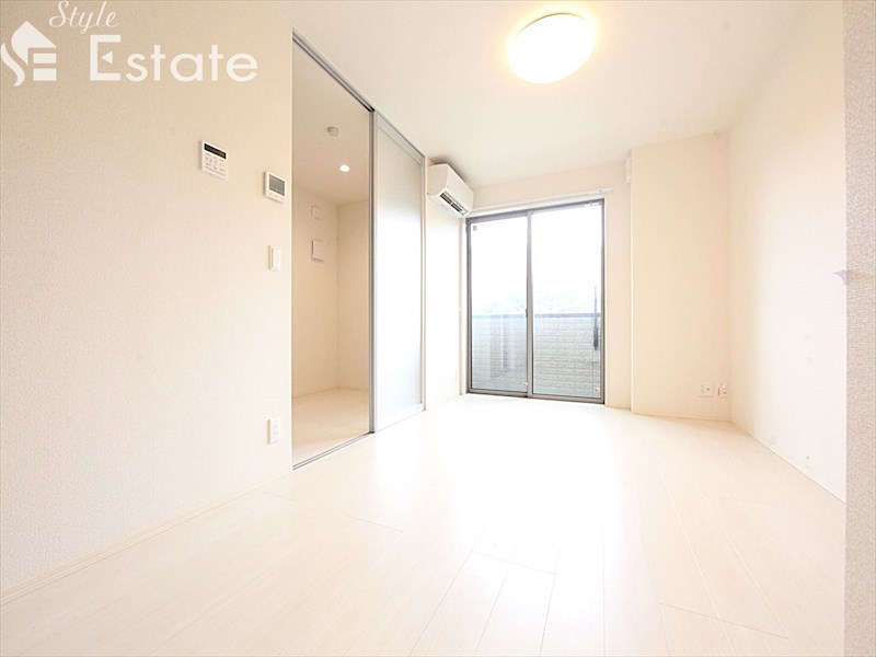 居室・リビング　内装