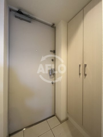 玄関　サムティ上新庄レジデンス　玄関