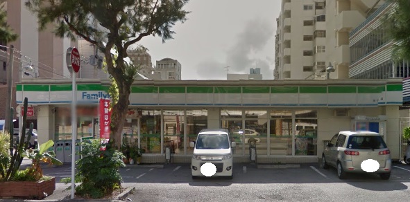 コンビニ　ファミリーマート・東町店（コンビニ）まで61m