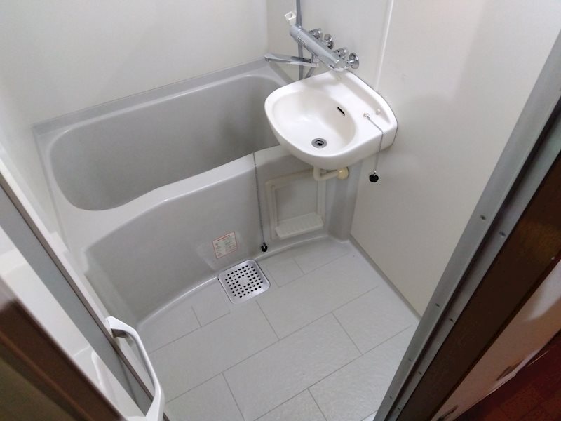 バス・シャワールーム　同物件同号室の室内写真です。(102号室)