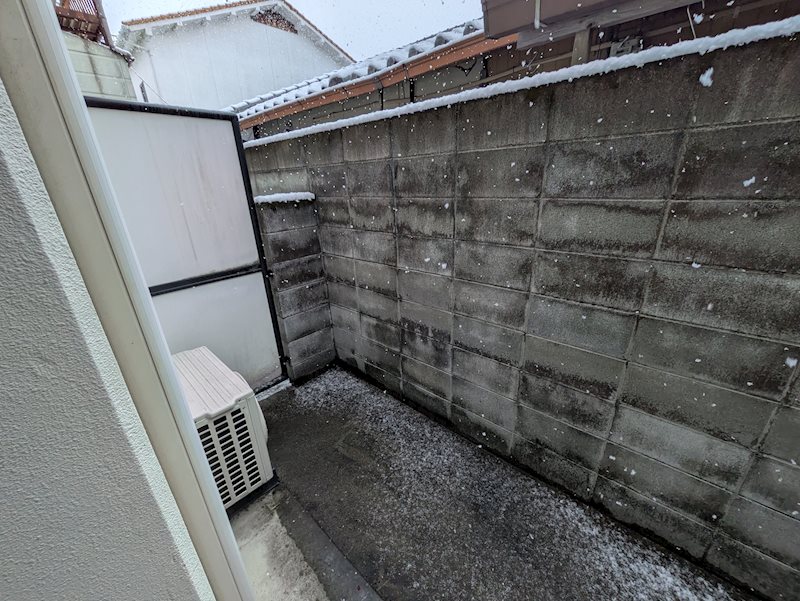 バルコニー　同物件同号室の室内写真です。(102号室)