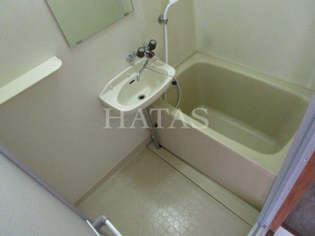 バス・シャワールーム　同物件別部屋です。