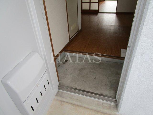 玄関　同物件別部屋です。