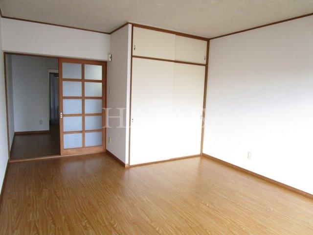 居室・リビング　同物件別部屋です。