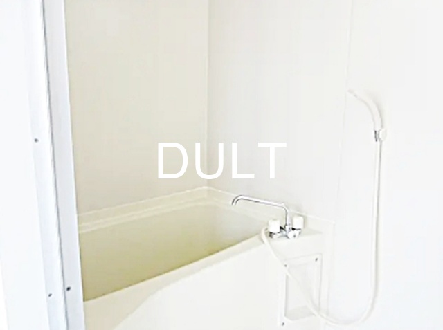 バス・シャワールーム　バスルームです。