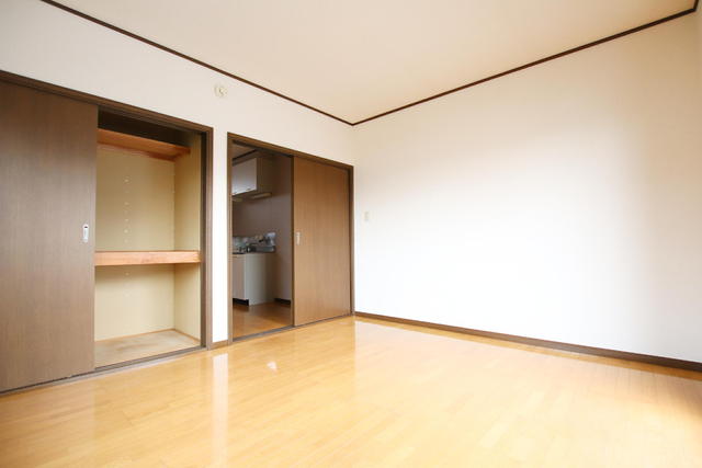 その他部屋・スペース　洋室７帖　窓・エアコンあり