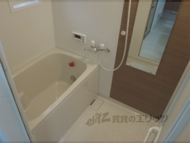 バス・シャワールーム　カラーパネルでおしゃれに