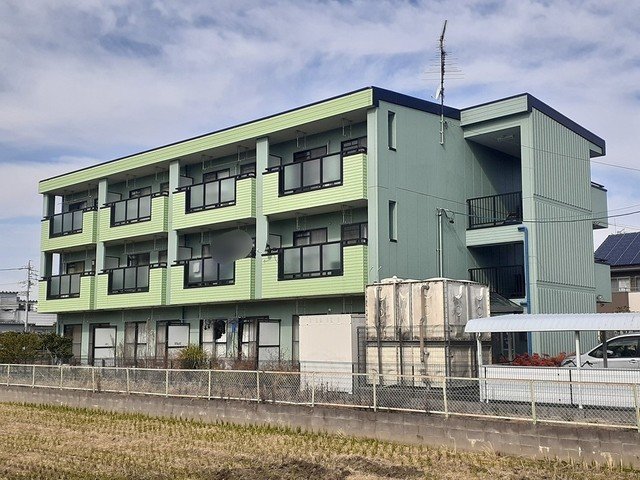 建物外観　落ち着いた雰囲気の外観です