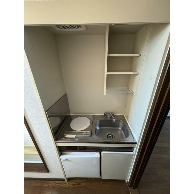 キッチン　ミニ冷蔵庫付