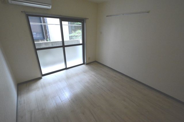 居室・リビング　エアコン付きで初期費用を抑えられます☆