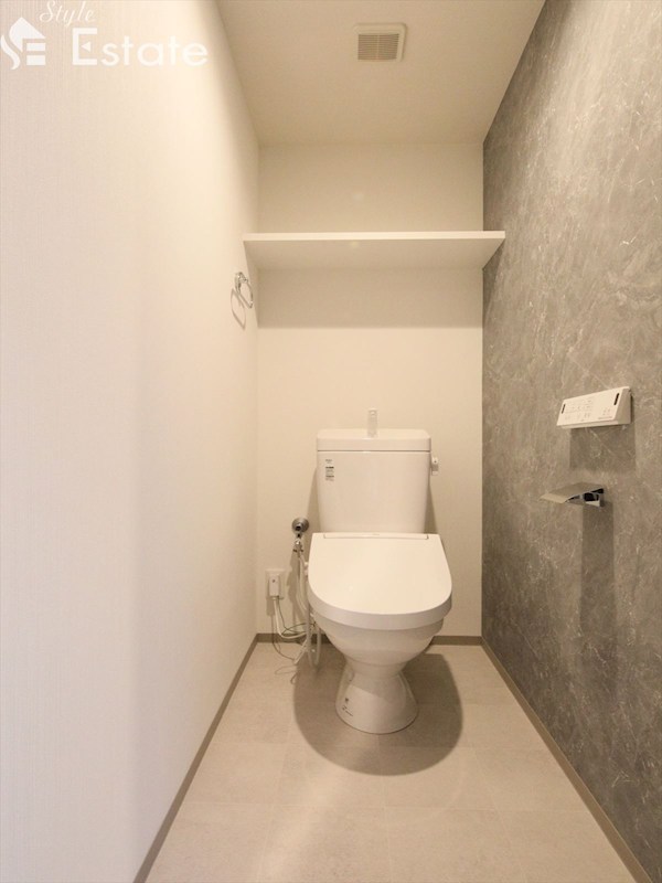 トイレ　同仕様内装