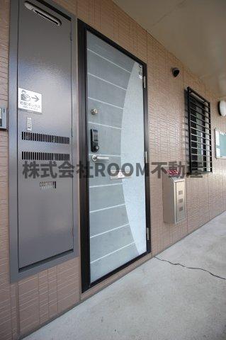 玄関　収納もある玄関です