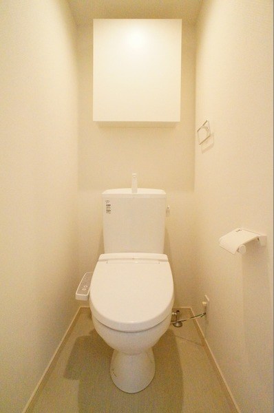 トイレ　あると嬉しい温水洗浄便座付き♪