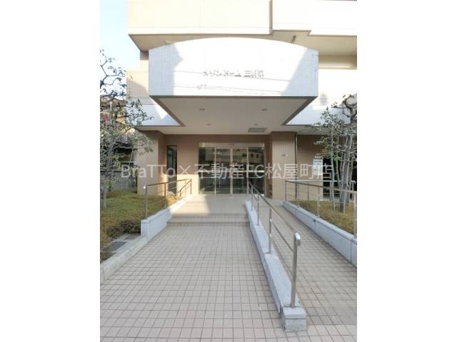 エントランス　マンション共用部分