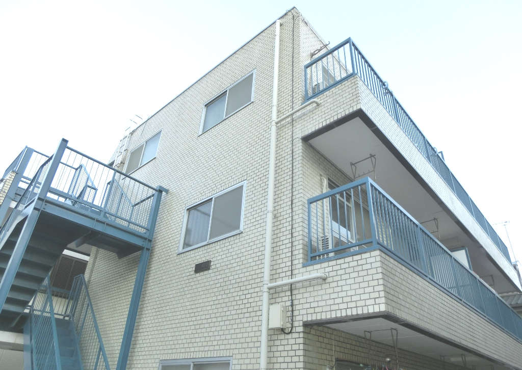 建物外観　敷地内バイク置場あり☆