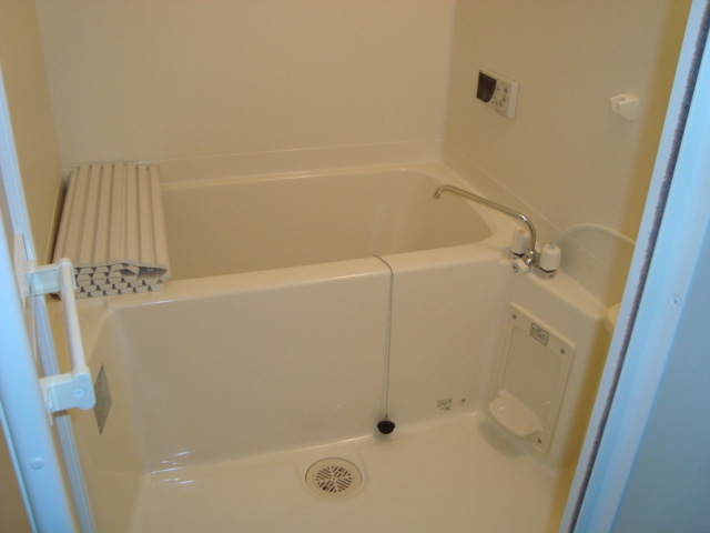 バス・シャワールーム　同建物別号室