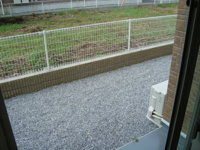 バルコニー　同建物別号室