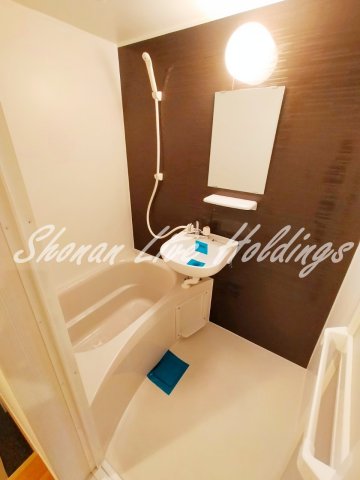 バス・シャワールーム　風呂トイレ別・洗面台付き