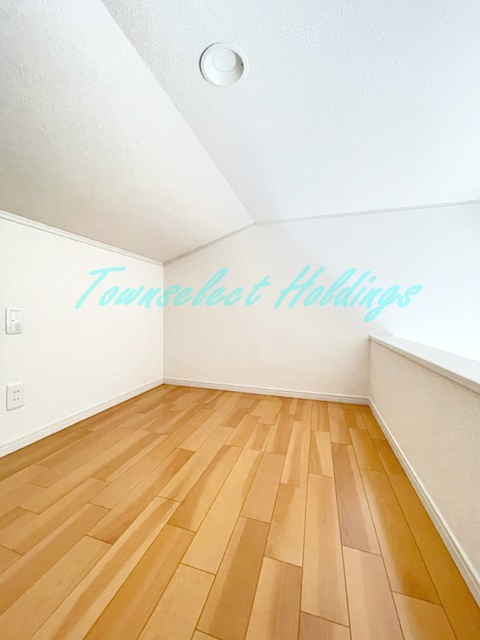 その他部屋・スペース　天井高のあるロフト