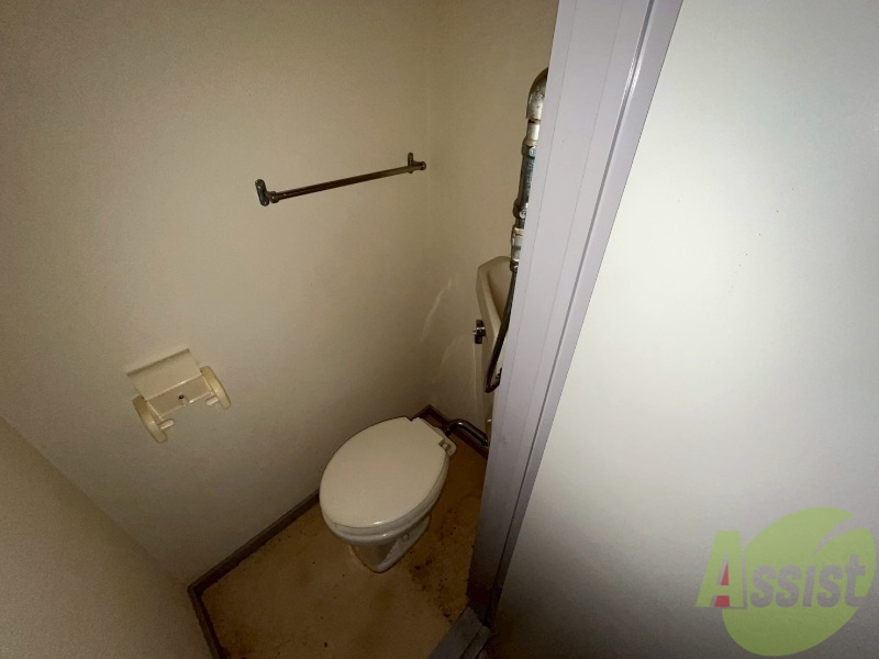 トイレ　こちらはトイレです。清潔感があり、安心して使用できます。