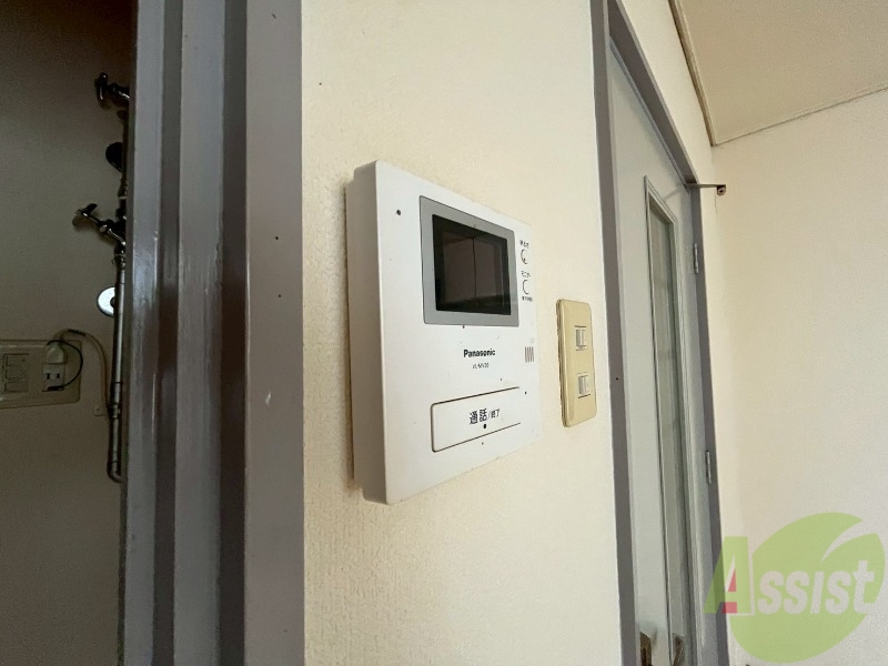 セキュリティ　ＴＶモニター付インターホンです。来客者の顔が見えるので安心！