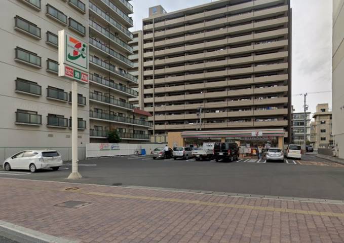 コンビニ　セブンイレブン厚生町東店（コンビニ）まで371m