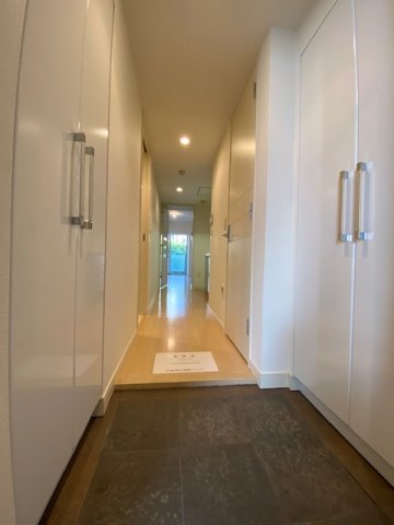 玄関　※参考写真