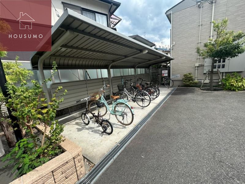 エントランス　清潔なエントランスです