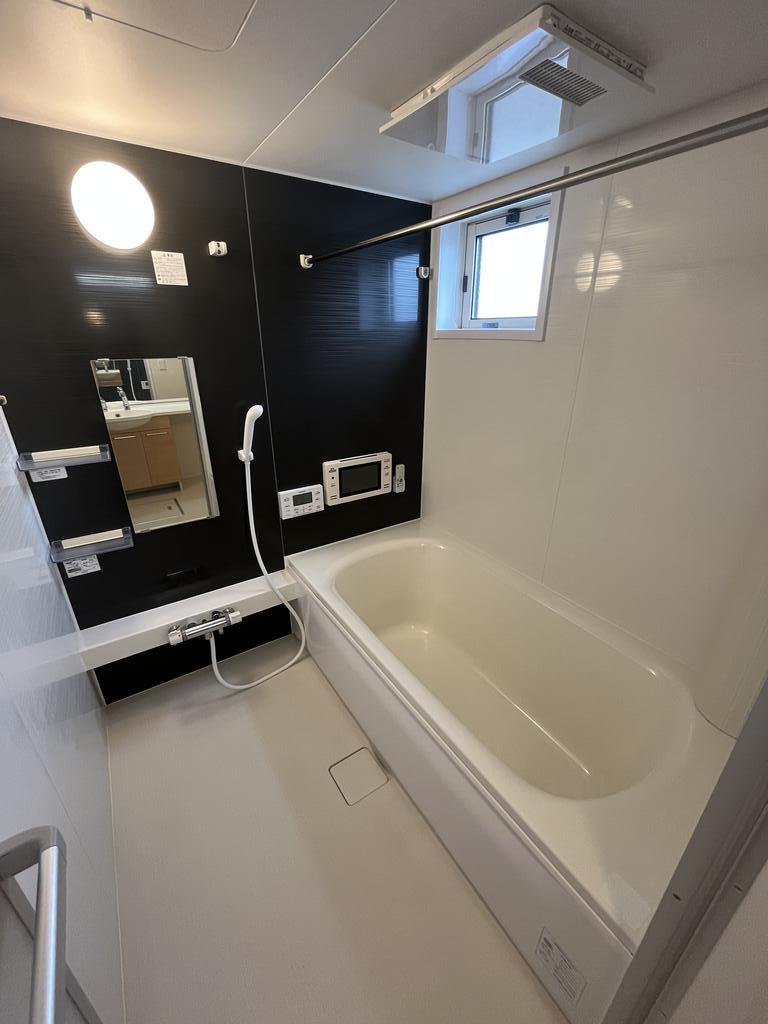 バス・シャワールーム　※同タイプ写真