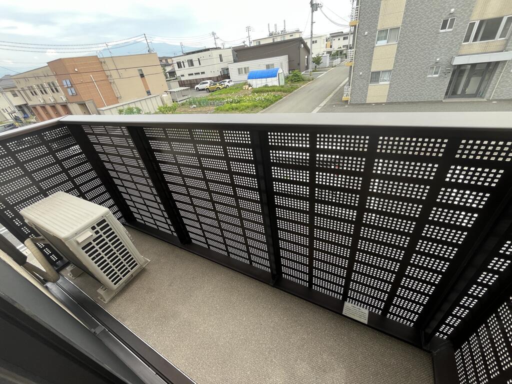 バルコニー　※同タイプ写真