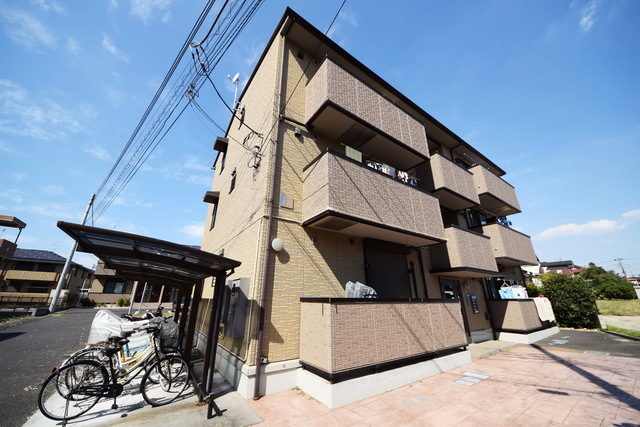 建物外観　～青い空、白い雲っ～