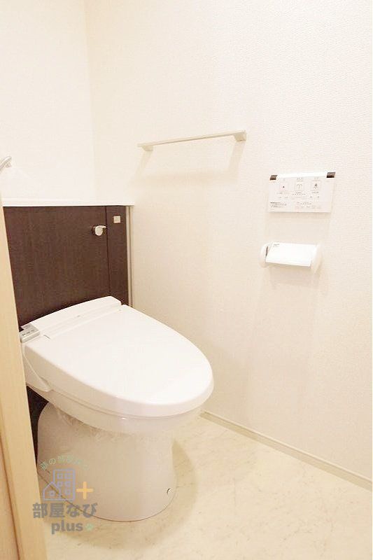 トイレ　※他号室写真です