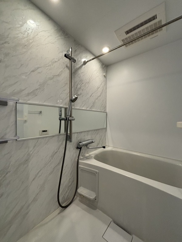 バス・シャワールーム　一日の疲れを癒しましょう