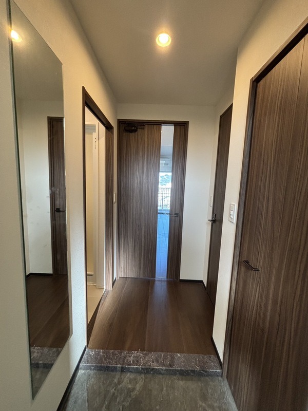 玄関　玄関も十分な広さです