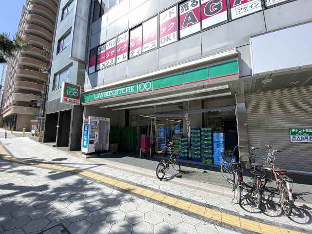 コンビニ　ローソンストア１００（コンビニ）まで275m