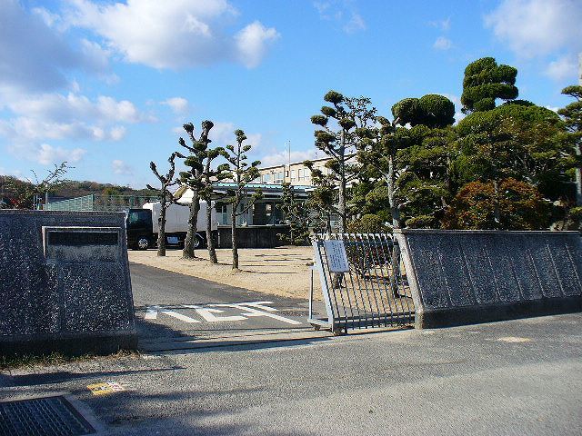 小学校　倉敷市立富田小学校（小学校）まで455m