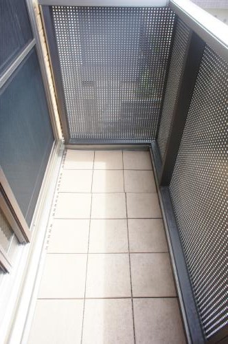 バルコニー　日当たりの良いバルコニーです。