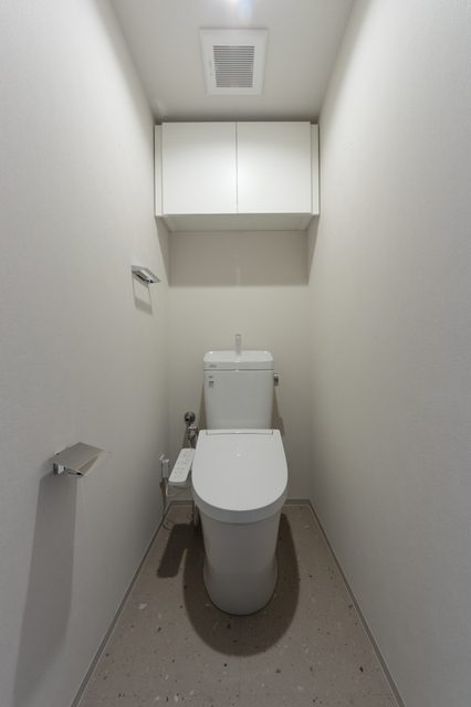 トイレ　※写真は同タイプ住戸です。